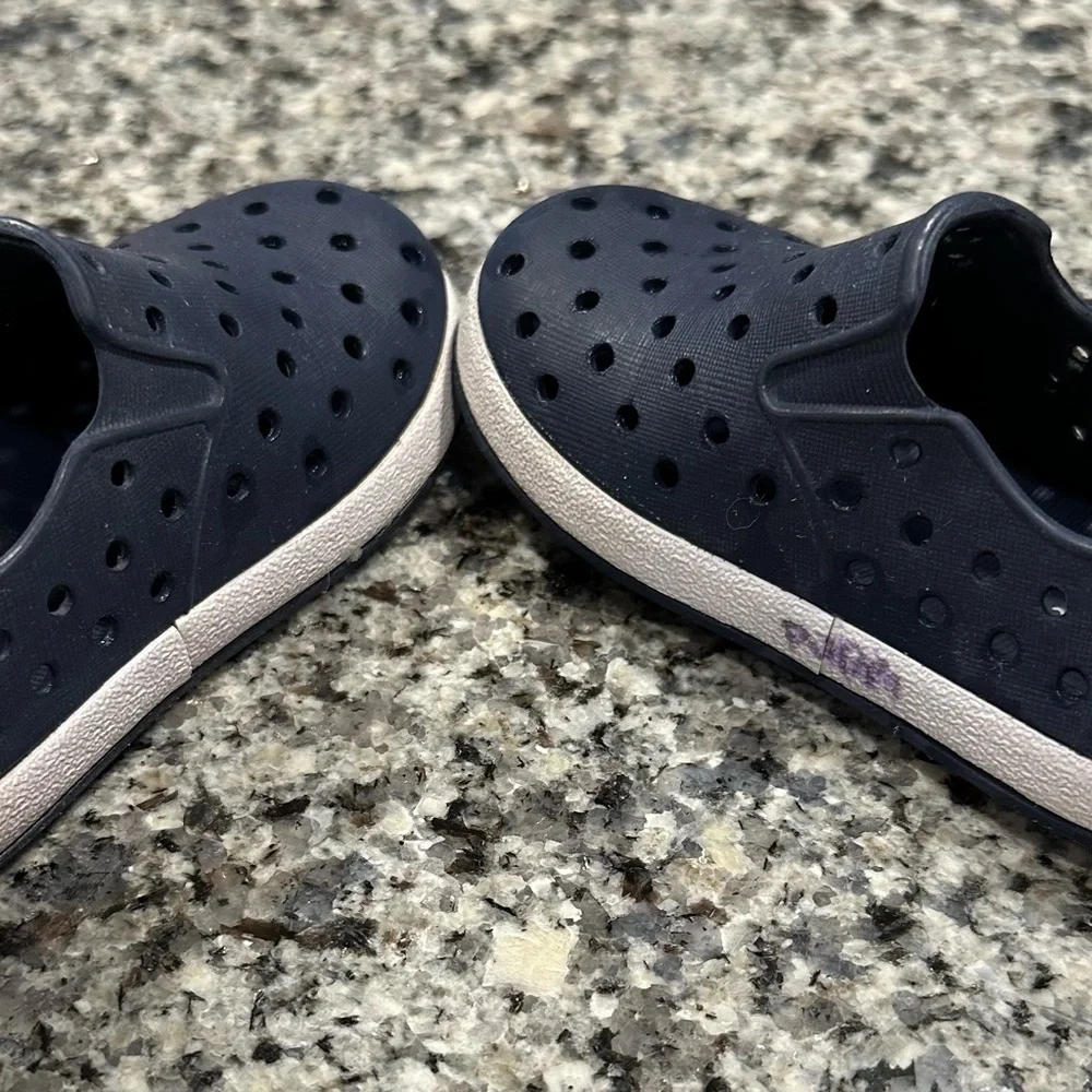 Cat & Jack Navy Blue Rubber Slip On Water Shoes Size 5